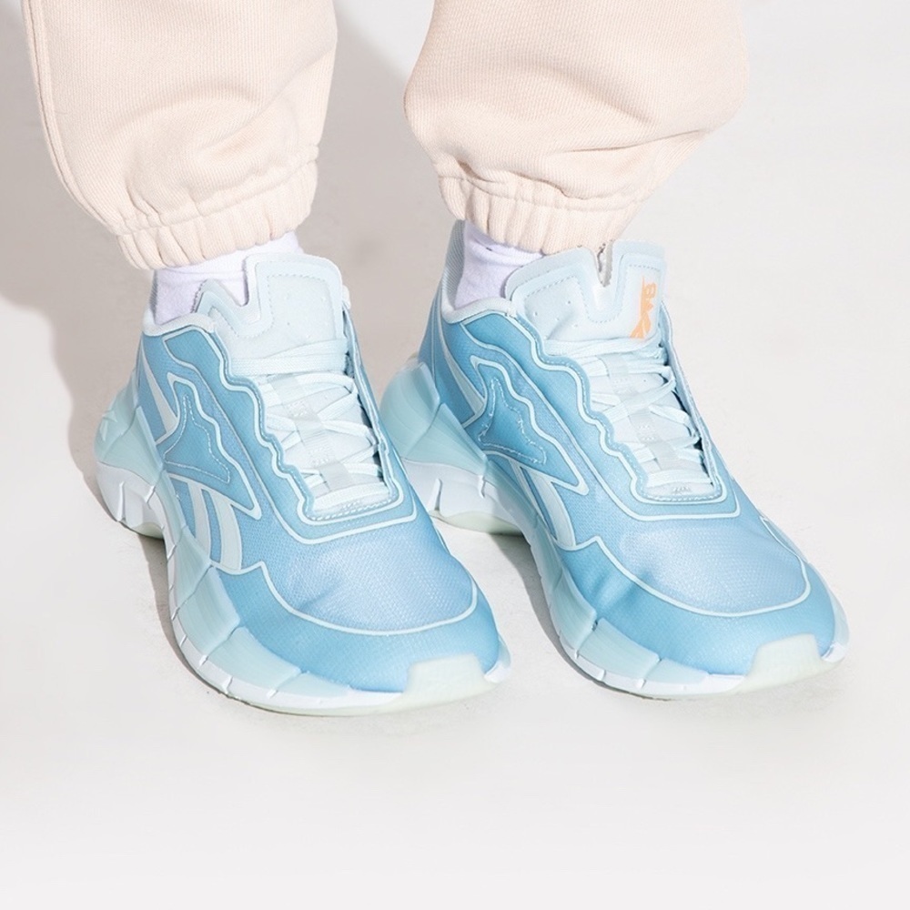 Reebok x Victoria Beckham Zig Kinetica Sneaker in Fresh Blue Unisex